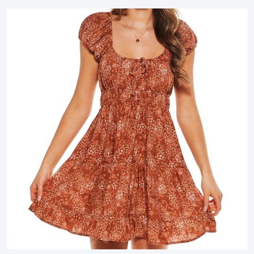 NO COMMENT Juniors floral tired hem mini dress size M